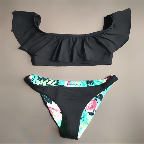 Billabong Reversible & Convertible Bikini - Picture 1 of 9